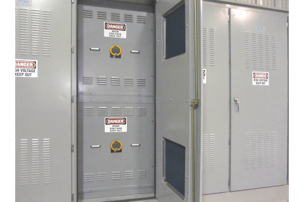 15A-Series-2.4kV-15kV-Metal-Clad-Switchgear-IR-Window-Hinged-Doors-APT-Power